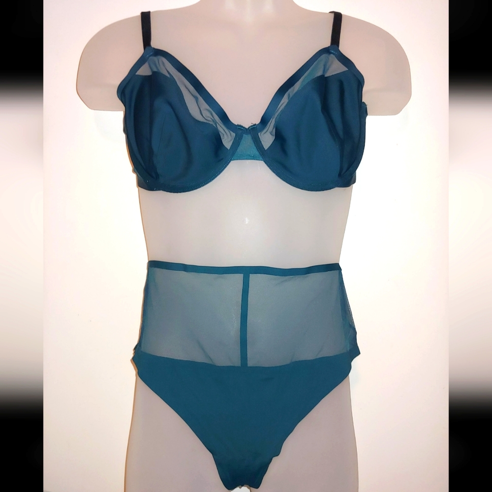 Victoria Secret bra set 36DD/Large